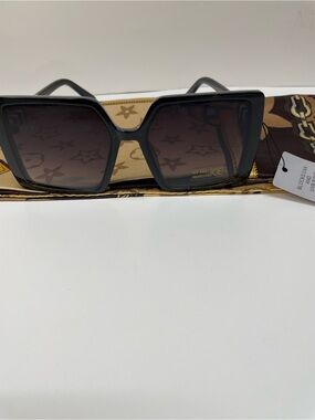 Fashion Black Square Sunglasses NWT